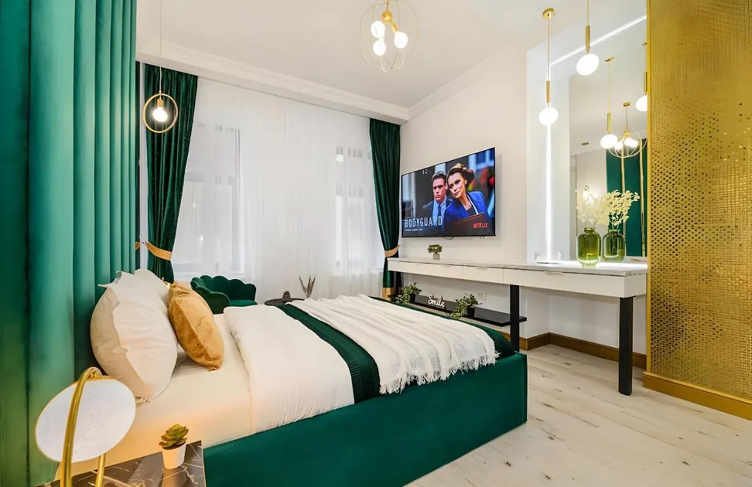 Golden Greens Studio - Luxury Design & Self Check-In-1